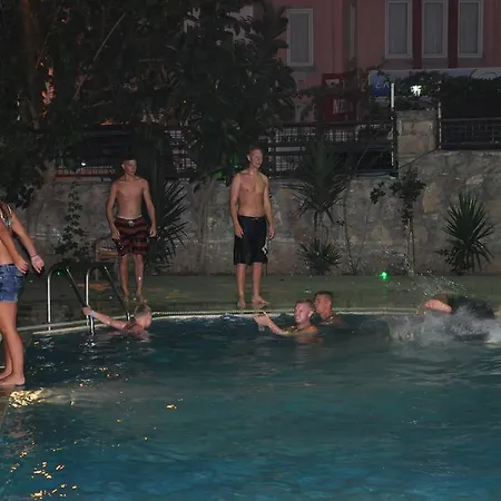 Lägenhetshotell Caprice Alanya